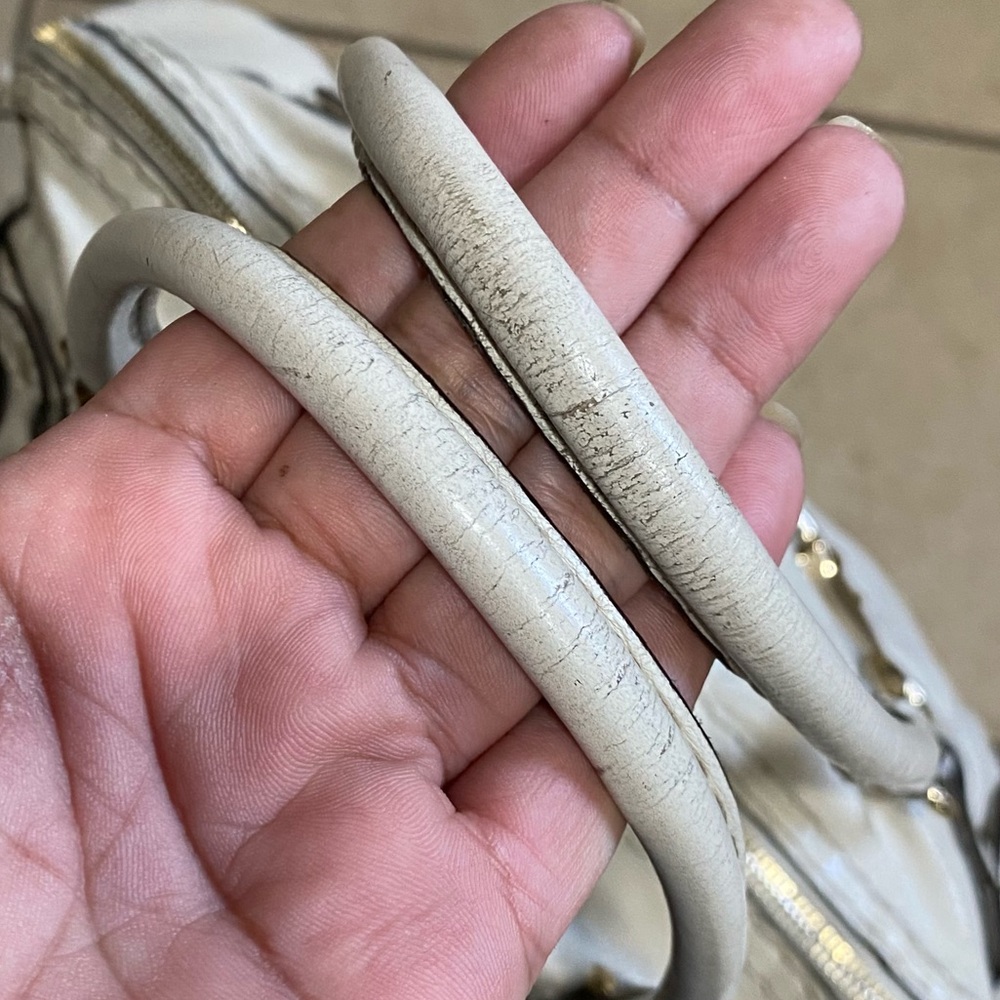 Gucci • Ivory Leather Horsebit Nail Boston Bag - Picture 10 of 16